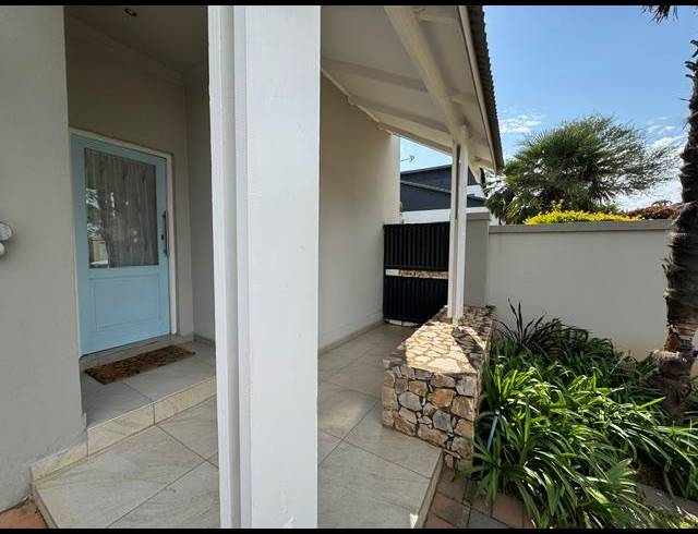 3 BEDROOM HOUSE FOR SALE IN MIDSTREAM HILL